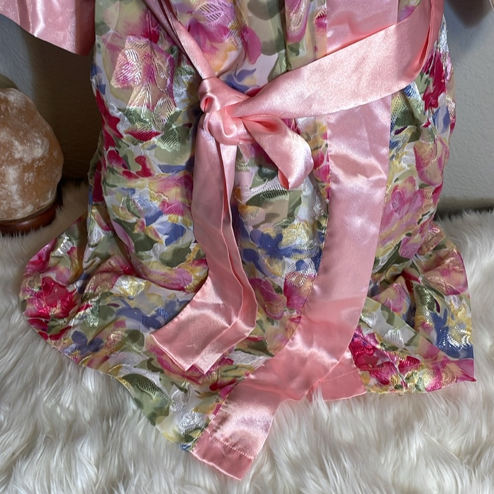 Robe - Picture 3 of 9